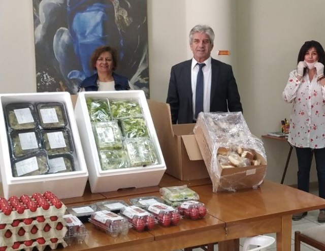 Αναστάσιμα γεύματα ανθρωπιάς από την Περιφέρεια, τον Δήμο Κρωπίας και την ΠΑΕ Παναθηναϊκός! (Φωτός)