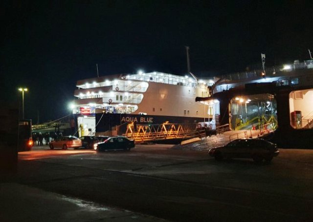 Λιμάνι Λαυρίου: Επεισόδια εξαιτίας του φόβου μεταναστών σε καραντίνα ότι θα επιστραφούν στην Τουρκία! 