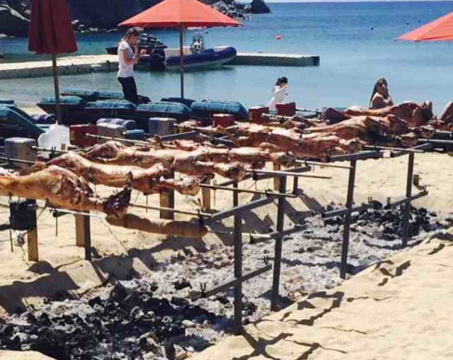 «Πάσχα στην Ανατολική Αττική» είναι η απάντηση των πολιτών στο «Όχι Πάσχα στο χωριό» της πολιτείας 