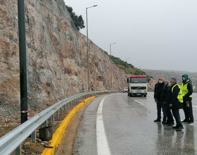 Ελεύθερη η κυκλοφορία και στα δύο ρεύματα του οδικού άξονα Βάρκιζας – Σουνίου στις σήραγγες Καραμανλή