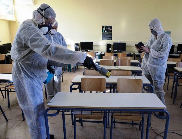 Τρόπο για λιγότερα παιδιά στις τάξεις ψάχνει το υπουργείο μετά τις αντιδράσεις – Πιέζουν για μείωση και οι ειδικοί
