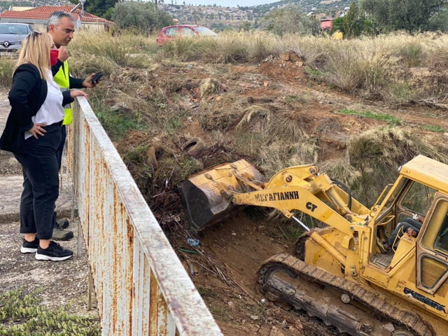 Περιφέρεια: Καθαρισμοί και αυτοψίες στα ρέματα πυρόπληκτων περιοχών της Ανατ. Αττικής 