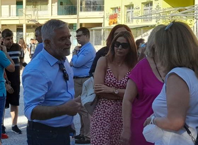 1ο – 2ο Γυμνάσιο Παιανίας: Δέσμευση Μάδη για κανονικά μαθήματα – έστω και σε προκάτ - από 30 Οκτωβρίου (Συνέντευξη)