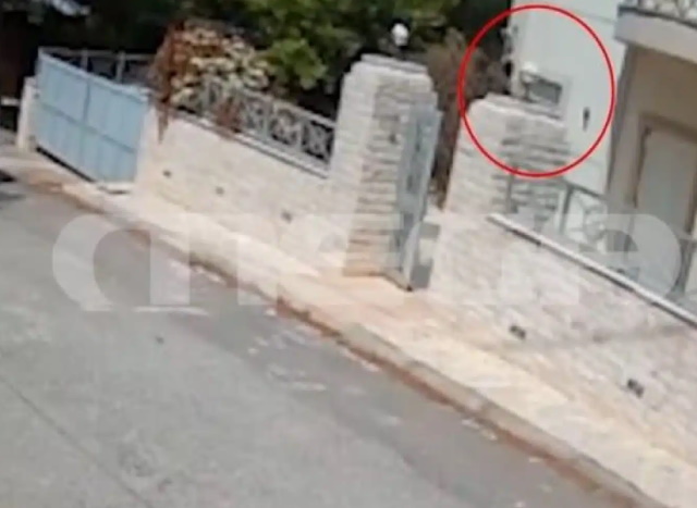 Καλύβια: Βίντεο ντοκουμέντο από καταδίωξη διαρρηκτών – Πετούσαν μάρμαρα για να ξεφύγουν