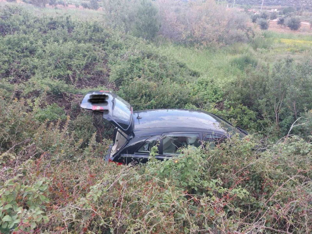 Δρόμος Βραυρώνας - Μαρκοπούλου: Αυτοκίνητο εκτός δρόμου λόγω ύπνου στο τιμόνι 