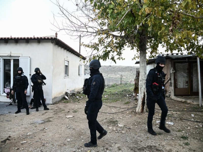 Αχαρνές: Συντονισμένη επιχείρηση της αστυνομίας με drone αποκάλυψε οπλοστάσιο και ρευματοκλοπές