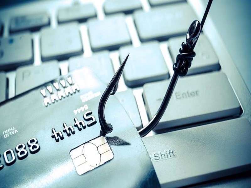 Η νέα γενιά στις απάτες με SMS και τηλεφωνικές κλήσεις: Το phishing αλλάζει και γίνεται πιο πειστικό 
