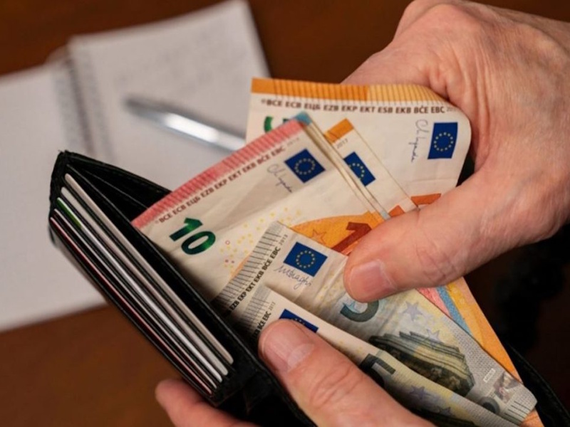Αναδρομικά έως 8.000 ευρώ: Ποιοι συνταξιούχοι θα πληρωθούν και γιατί