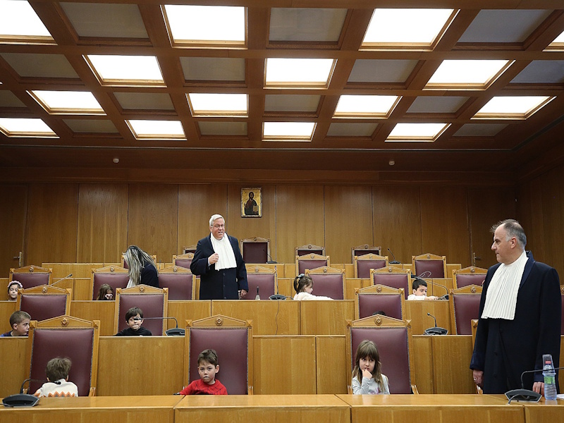 Παιδιά νηπιαγωγείου της Παλλήνης έγιναν δικαστές στο ΣτΕ και δίκασαν τη… δασκάλα τους