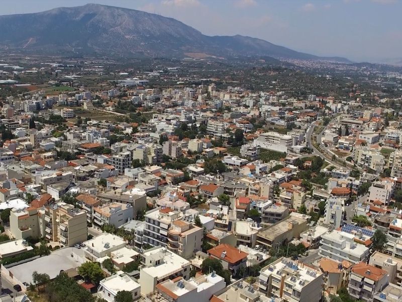 Κορωπί: Διαμαρτυρίες για «λάθος σημείο» ενώ η βία μεταξύ νέων κλιμακώνεται 