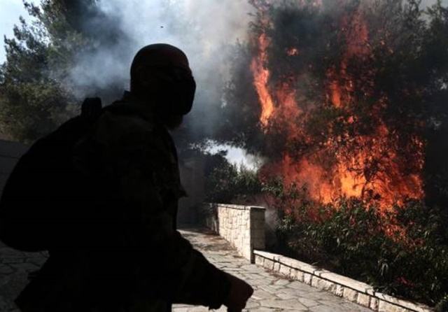 80χρονος εμπρηστής στα Γλυκά Νερά: Πώς τον πρόδωσαν οι κάμερες 