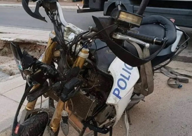 Μενίδι: 18χρονος χωρίς δίπλωμα τραυμάτισε και εγκατέλειψε δυο αστυνομικούς