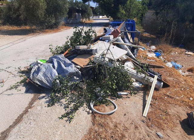Καμία ανοχή στους ασυνείδητους δημιουργούς χωματερών – Άμεση η αντίδραση του Δήμου Σαρωνικού στην καταγγελία πολίτη 