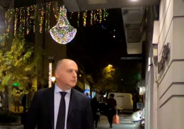 Ο δήμαρχος Σπάτων – Αρτέμιδας, Δ. Μάρκου ευχήθηκε στους δημότες του, από τον ακριβότερο δρόμο της... Αθήνας! (Φωτός)