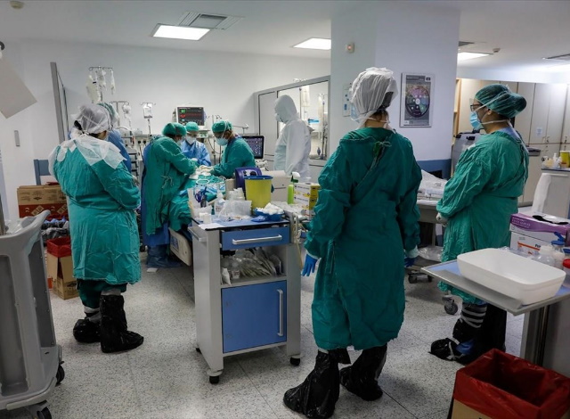 Επιδημιολογικό φορτίο: Οι «κόκκινες» περιοχές που... μεταφέρουν την άρση του lockdown ακόμη και παραμονές Χριστουγέννων 