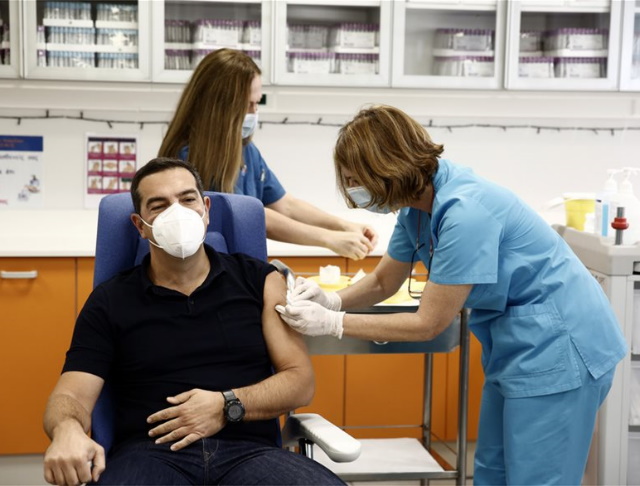 Αλ. Τσίπρας: Οι πολίτες δεν έχουν κανένα λόγο να αισθάνονται ανασφάλεια απέναντι στο εμβόλιο