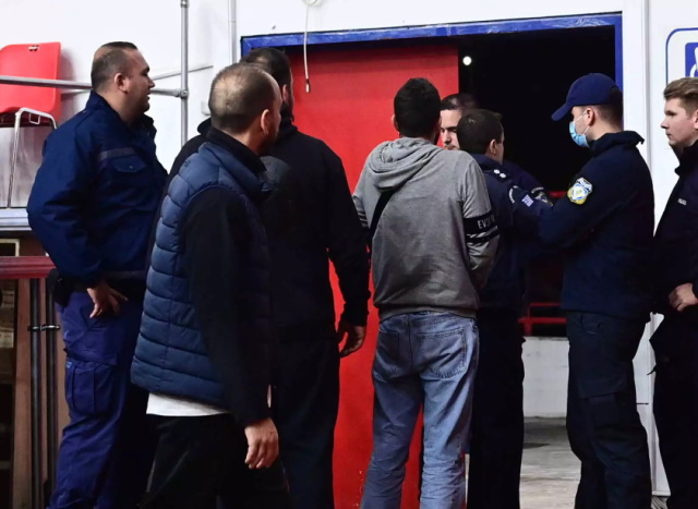 Με παρελθόν στην οπαδική βία ο 18χρονος που ομολόγησε τη δολοφονική απόπειρα κατά του αστυνομικού 