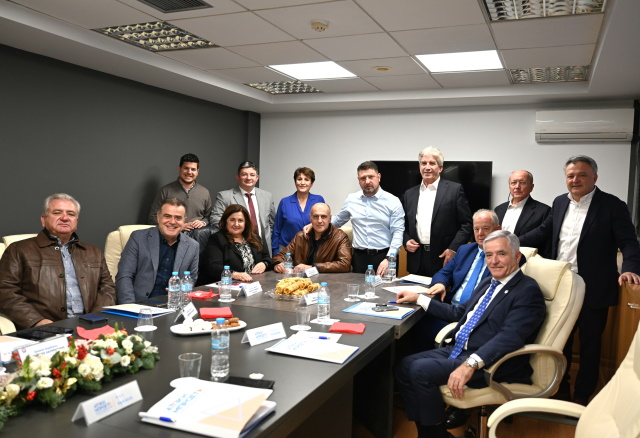 Υπόσχεση Χαρδαλιά στους δημάρχους Αν. Αττικής για λύσεις στα προβλήματα των δημοτών τους