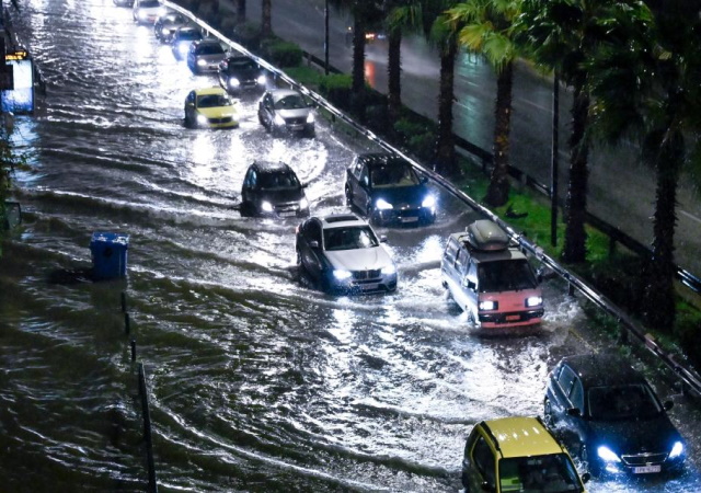 «Έκρηξη» λυμάτων στη λεωφόρο Ποσειδώνος: Μπορεί να συμβεί και στα Μεσόγεια! 
