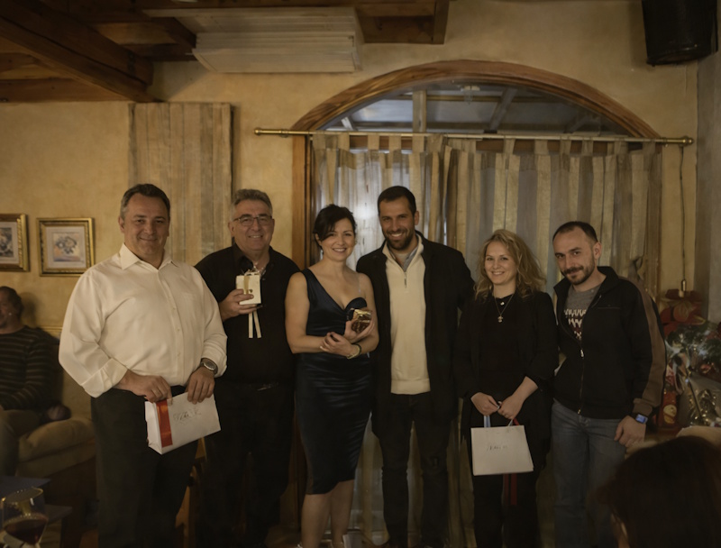 Όταν η «πολιτική παρέμβαση» περιορίζεται σε ευχές και… αγωνιώδεις αποφάσεις για τη βασιλόπιτα 