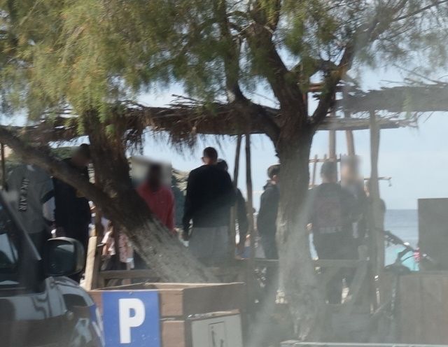 Υπευθυνότητα αλλά και ανοησία στις παραλίες από Κορωπί έως Ανάβυσσο (Φωτός)