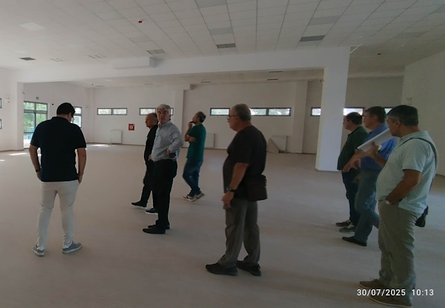 Όταν ο Δήμος Κρωπίας πανηγυρίζει για... τα αυτονόητα στα σχολικά κτίρια