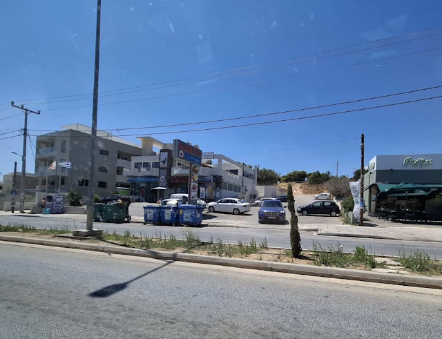 Λεωφ. Καλυβίων: Η καθημερινότητα στους δρόμους και τα πεζοδρόμια μέσα από τα μάτια ενός κατοίκου