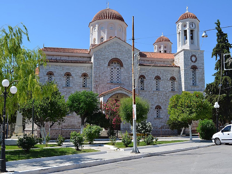 Σκηνές ωμής βίας στην Παιανία: Σύρραξη ανηλίκων με τραυματίες και συλλήψεις 