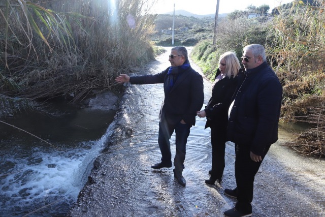 Ευθύνες στην Περιφέρεια καταλόγισε ο Γιώργος Πατούλης κατά την επίσκεψή του στον τόπο του άδικου χαμού των τριών πολιτών στην Κερατέα! (Φωτός)