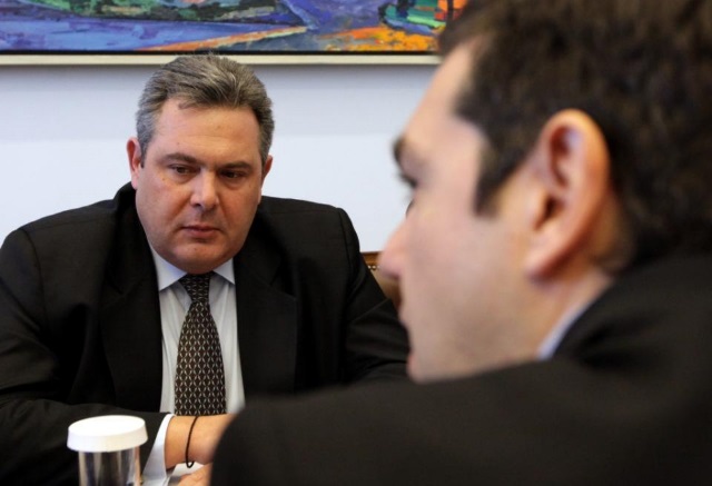 3Β: Οι αντιδράσεις τριών γαλάζιων βουλευτών και ενός δημάρχου της Αν. Αττικής λίγα μόλις λεπτά μετά την έξοδο Καμμένου από το Μαξίμου! (Βίντεο)