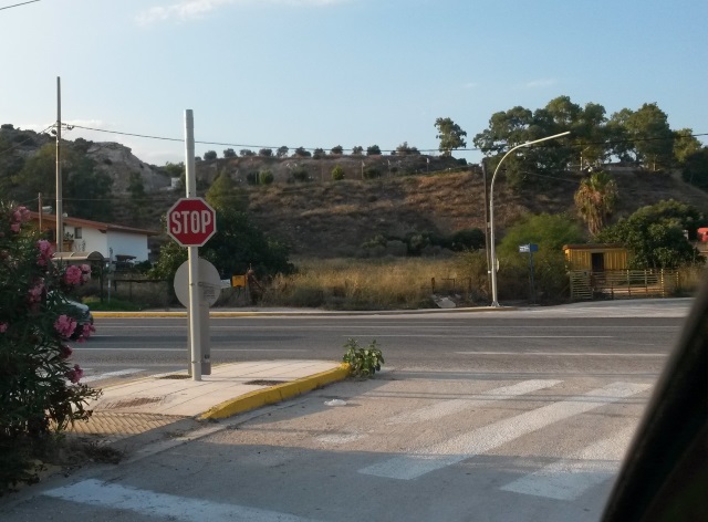 Έτοιμη η υποδομή για φανάρια στον κόμβο Λουμπάρδας Κορωπίου! (Φωτός)