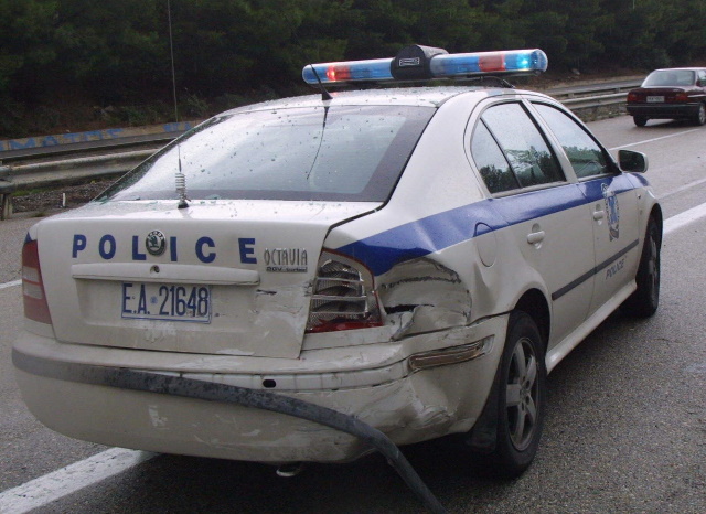 Κορωπί: Κινδύνευσαν σοβαρά δύο αστυνομικοί από ενέδρα στον καταυλισμό Ρομά στο Κούπι