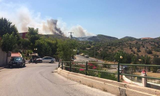 Υπό έλεγχο η φωτιά στην Καμάριζα 