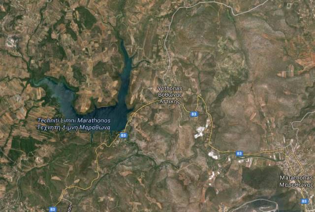 Μάχη με τις φλόγες ανατολικά της λίμνης Μαραθώνα έδωσαν οι πυροσβέστες