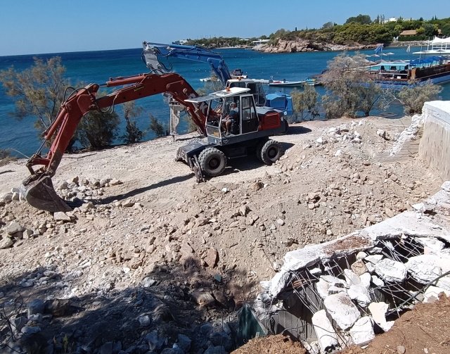 Δήμος Σαρωνικού: Αποφασισμένοι να μην επιτρέψουν την καταστροφή των παραλιών τους  κάτοικοι και αυτοδιοικητικοί (Βίντεο)