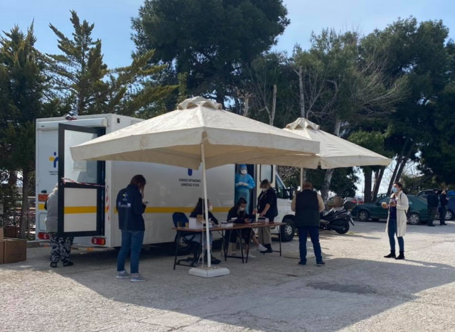 Τί έδειξαν τα rapid tests του ΕΟΔΥ σε Βάρκιζα και δημαρχείο 3Β