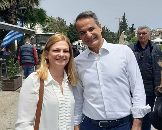 Κατερίνα Κατσιμπάρδη: Το τηλεφώνημα της 17χρονης και το σφίξιμο του χεριού από έναν γέροντα (Συνέντευξη)