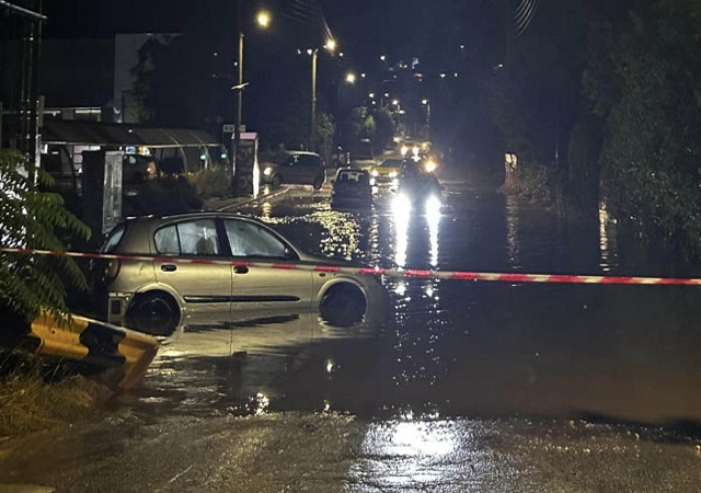 Κακοκαιρία Κυριακής: Πλημμύρες και χάος στην Ανατολική Αττική - Πού είναι τα έργα;