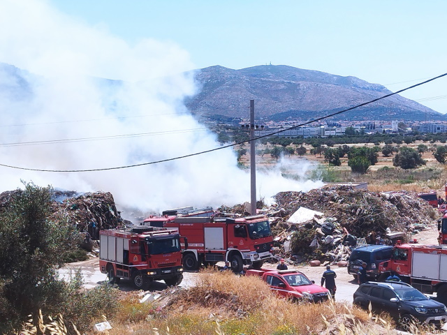 Οργή και ανησυχία προκαλεί η πυρκαγιά δίπλα στον ΣΜΑ Μαρκοπούλου 