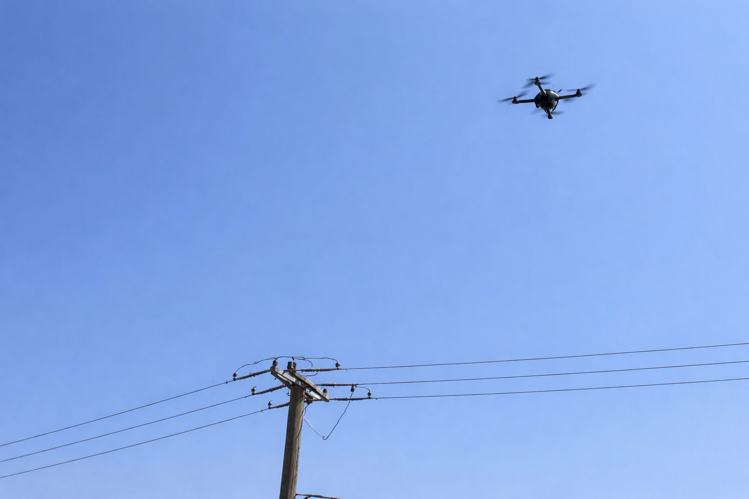 Γιατί πετούν drone πάνω από γειτονιές της Ανατολικής Αττικής