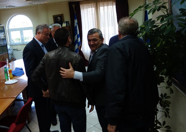 Ουσιαστική συζήτηση Γ. Σγουρού – Σπ. Στάμου για τα προβλήματα του Δήμου Παιανίας – Γλυκών Νερών (Βίντεο)