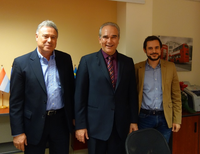Η «πρώτη» των υποψηφίων περιφερειακών συμβούλων Σωτ. Μεθενίτη και Βαγγ. Αλμπάνη με τον Γ. Σγουρό στο πλευρό τους (Βίντεο & Φωτός)