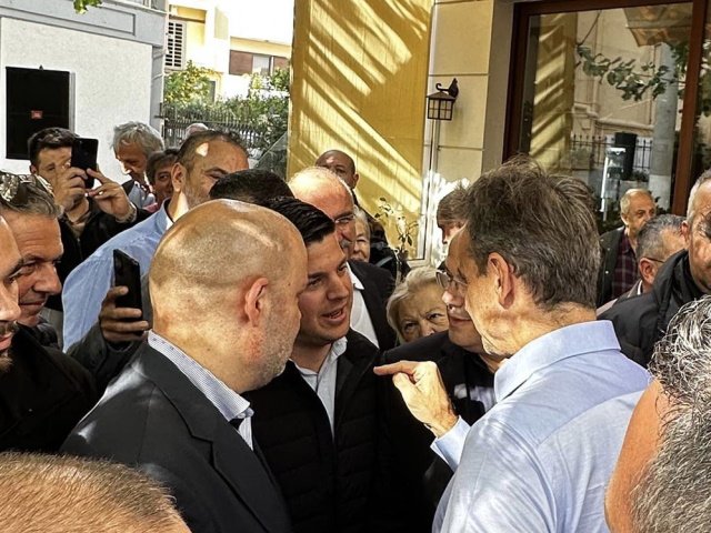 Όταν ο Μητσοτάκης τα είπε με τον νεότερο δήμαρχο της Ελλάδας, Δημ. Παπαχρήστου 