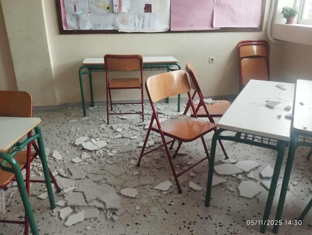 1ο Δημ. Σχολείο Πόρτο Ράφτη: Παραλίγο τραγωδία με πτώση σοβάδων πάνω σε παιδιά – Προσπάθεια υποβάθμισης από τον δήμο (Φωτός)