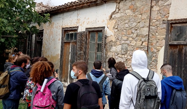 Χρυσή Τομή προς Κερατιώτες; Ανοίξτε τα σπίτια σας στους φοιτητές του ΕΜΠ για να μελετήσουν την αρχιτεκτονική κληρονομιά μας