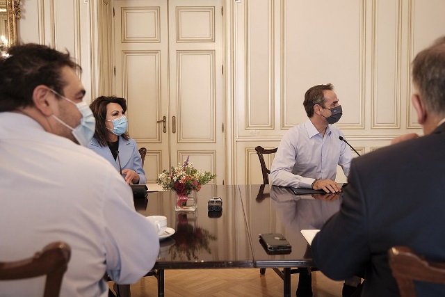 Μητσοτάκης: Ανοικτό το λιανεμπόριο και στην «κόκκινη» κατηγορία – Αναγκαία η συνεργασία κράτους – δήμων
