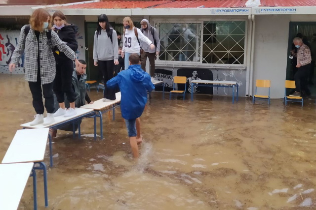 Κλειστά όλα τα σχολεία όλων των βαθμίδων σε όλη την Αττική την Παρασκευή (15/10)