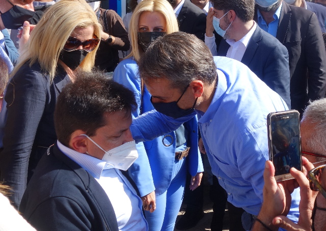 Λαύριο: Όταν ο Κυριάκος Μητσοτάκης αγκάλιασε τον Νίκο Πέππα