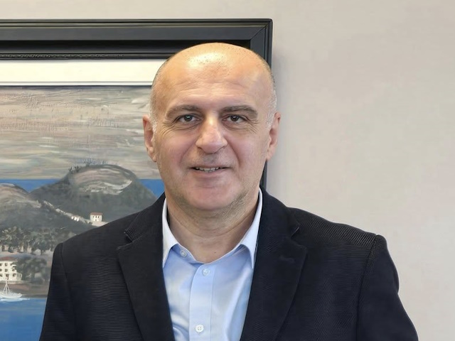 Το πόθεν έσχες του δημάρχου Σπάτων - Αρτέμιδος: Σταθερό εισόδημα, μηδενικά χρέη, χωρίς ακίνητα