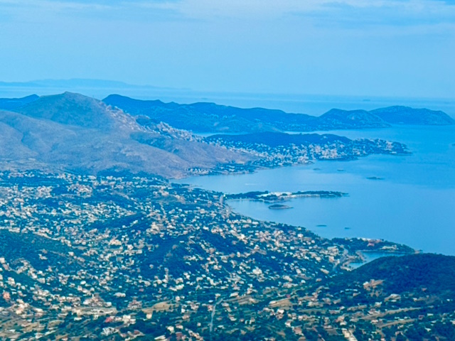 Αθηναϊκή Ριβιέρα: Το όραμα λάμπει, η πραγματικότητα σκουριάζει